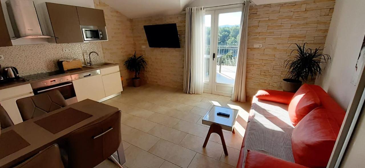 Vrbanj Holiday Hvar מראה חיצוני תמונה